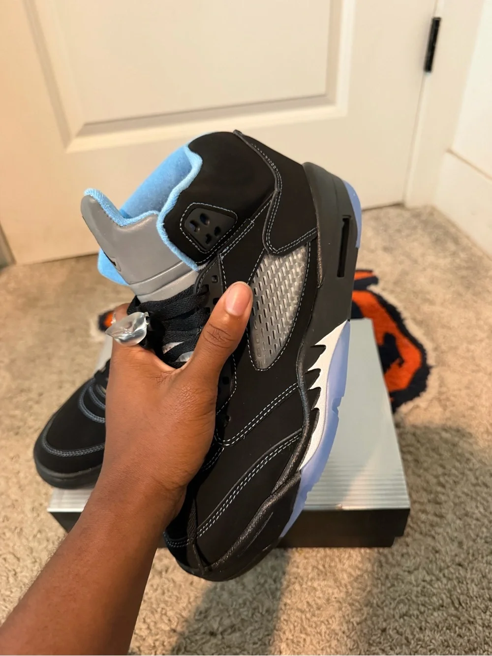 Jordan sneakers black